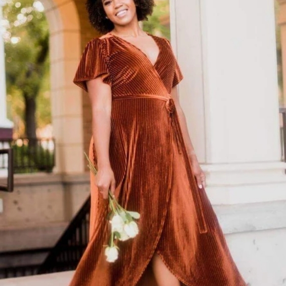 Asymmetrical Velvet Ribbed Dress - Picture 3 of 5